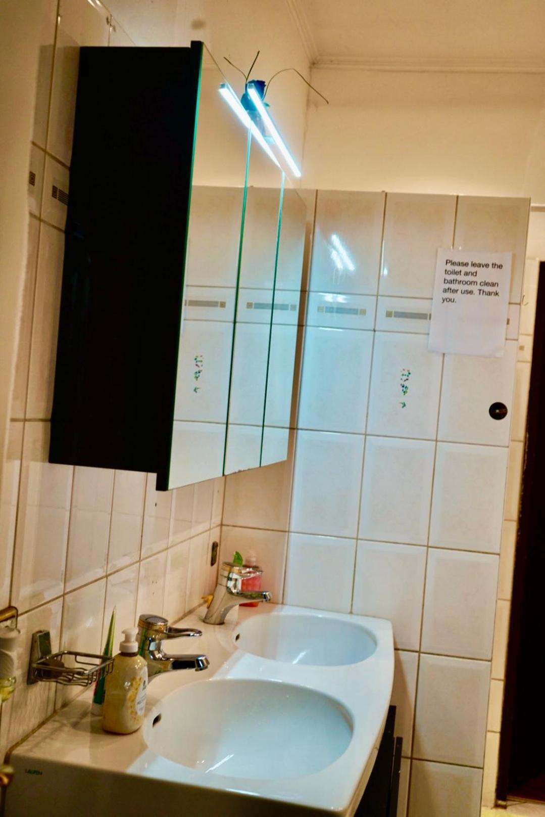 U6 Schoepfwerk Hostel 1 Виена Екстериор снимка